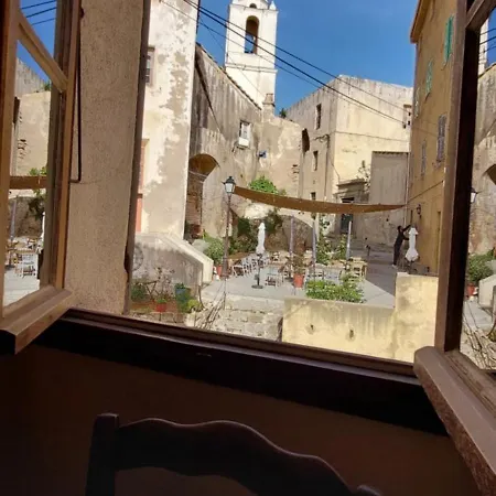 Maison De Village Sur La Citadelle De Semesterbostad