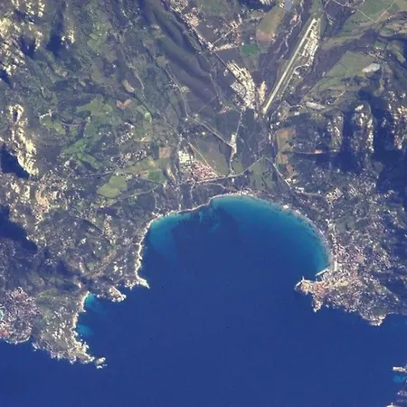 Maison De Village Sur La Citadelle De Semesterbostad