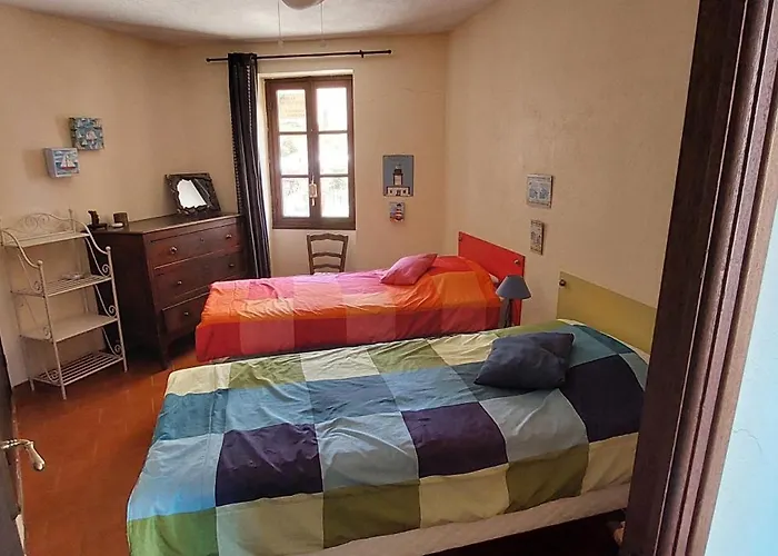 Maison De Village Sur La Citadelle De *