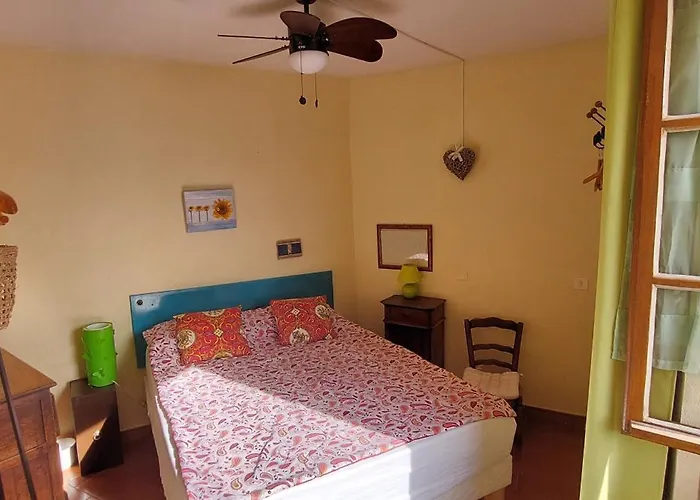 Semesterbostad Maison De Village Sur La Citadelle De Calvi (Corsica)